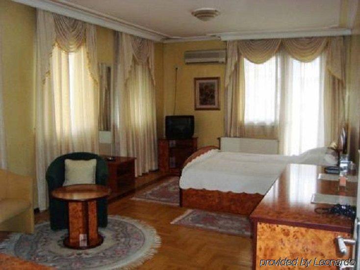 Hotel Bojatours Podgorica Exterior foto